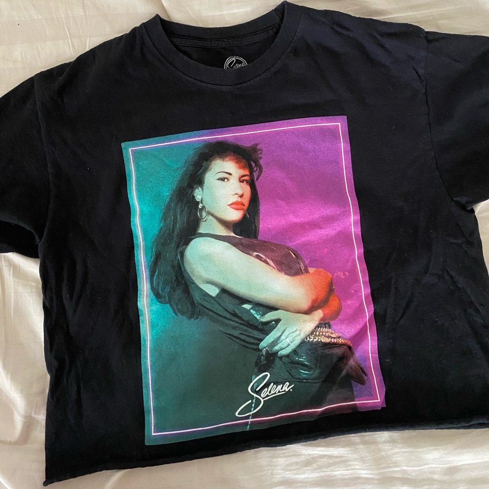 Selena Graphic Tee